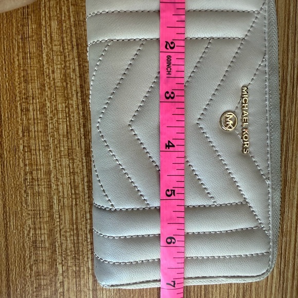 Michael Kors Blush Quilted Wristlet - Picture 12 of 12